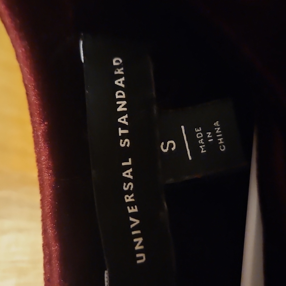 Universal Standard Velvet Geneva - Picture 2 of 3